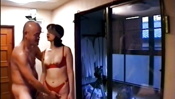 Asi Lynn ve Holly Hendrix büyük porno ikiz bir yapay penis ile lanet